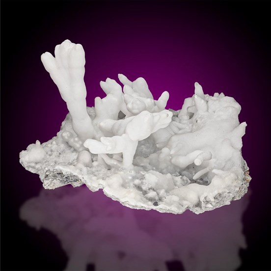 Aragonite-Megala Pefka Mine No. 28 | Megala Pefka Valley | Aghios Konstandinos | Lavrion | Attica | Greece